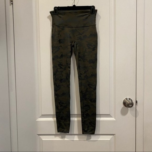 Spanx Faux Leather Camo Leggings - Picture 5 of 6